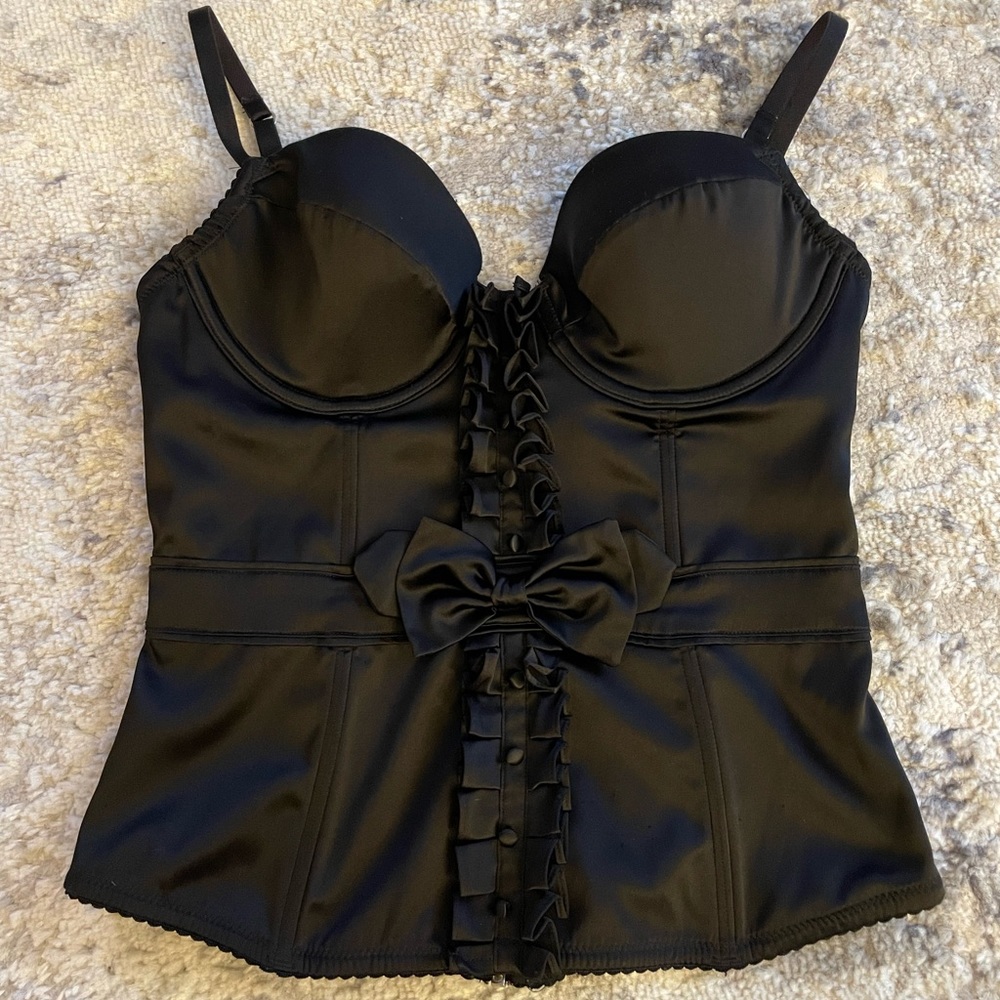 No brand & size tag // I remember my sister got it at Victoria Secret years ago.